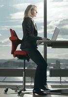 Stehsitzen_Die_neue_Art_des_Sitzens