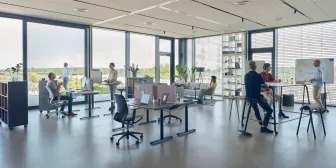 h&ouml;henverstellbarer Schreibtisch Sedus se:lab e-desk