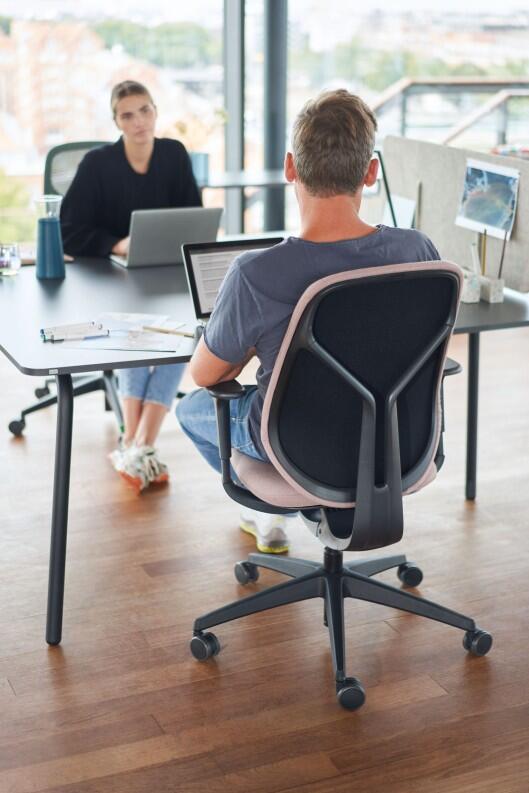 Ergonomischer Bürostuhl Sedus se:kit mit Vollpolster-Rückenlehne