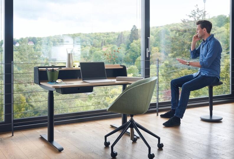 Home-Office Schreibtisch höhenverstellbar im Wohnumeld - 3